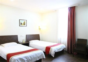 Gold Lampstand Garden Holiday Hotel Qingdao Standard room