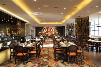 Peninsula Seasons Hotel ＆ Apartment Qinhuangdao 半岛芭莎尼餐厅