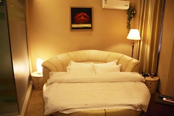 Karen Century Hotel Suzhou Round bed room