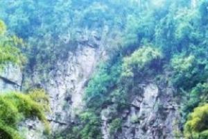 温泉峡谷溶洞